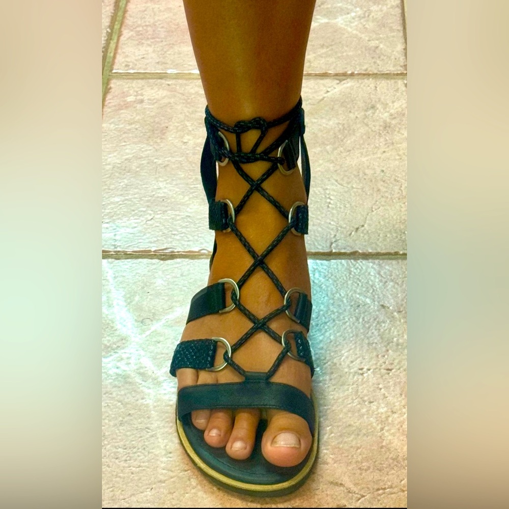 Sorel ‘Ella’ Black Leather Lace Up Gladiator Sandals Womens Sz 9